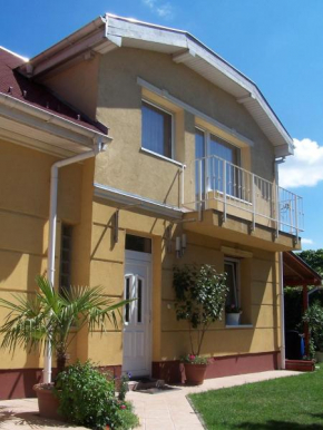 Отель Akácia Apartman, Будапешт